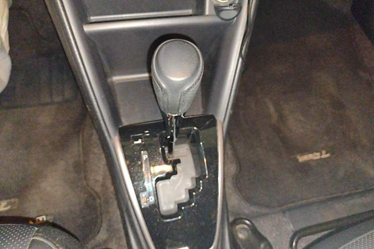 Used Toyota YARiS L Zhi Xuan 2020 1.5L CVT Luxury Edition Gear Lever
