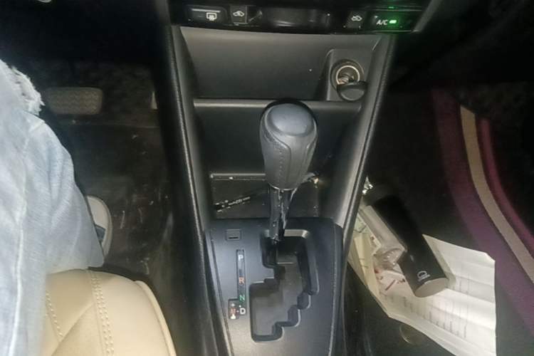 Used Toyota YARiS L Zhi Xuan 2020 X-Trail X 1.5L CVT Leading Edition Gear Lever