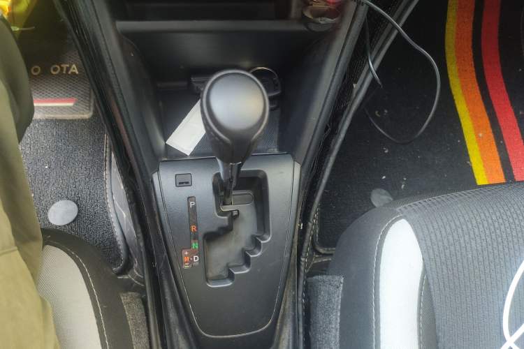 Used Toyota YARiS L Zhi Xuan 2020 1.5L CVT Leading Edition Gear Lever
