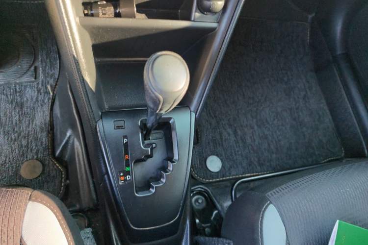 Used Toyota YARiS L Zhi Xuan 2020 1.5L CVT Leading Edition Gear Lever