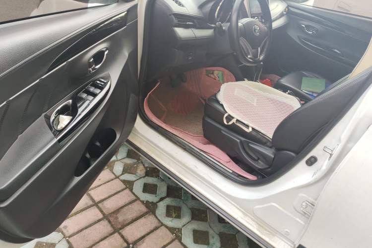Used Toyota YARiS L Zhi Xuan 2020 X-Trail X 1.5L CVT Luxury Edition Interior 3