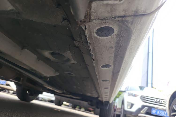 Used Toyota YARiS L Zhi Xuan 2020 1.5L CVT Leading Edition Left Side Sill
