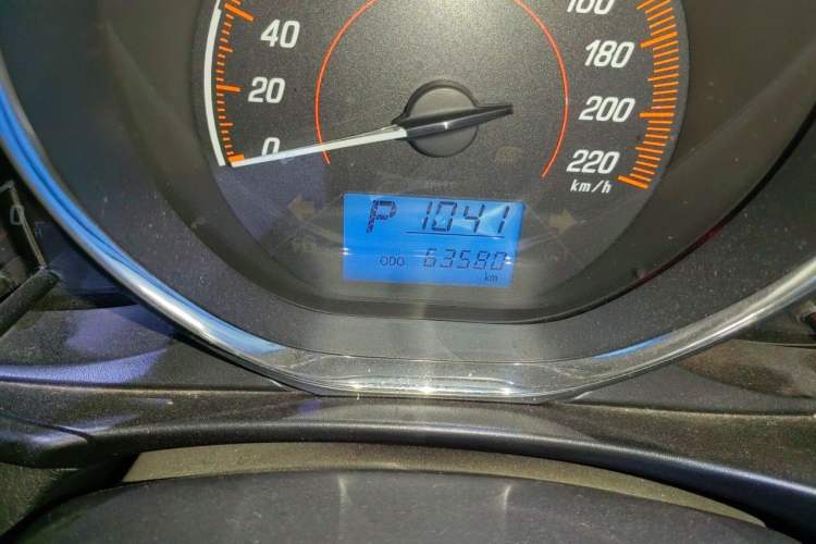 Used Toyota YARiS L Zhi Xuan 2020 1.5L CVT Leading Edition Odometer Close Up