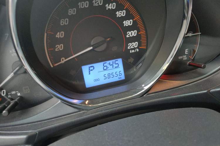 Used Toyota YARiS L Zhi Xuan 2020 X-Trail X 1.5L CVT Leading Edition Odometer Close Up