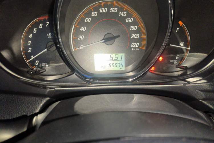 Used Toyota YARiS L Zhi Xuan 2020 1.5L CVT Leading Edition Odometer Close Up