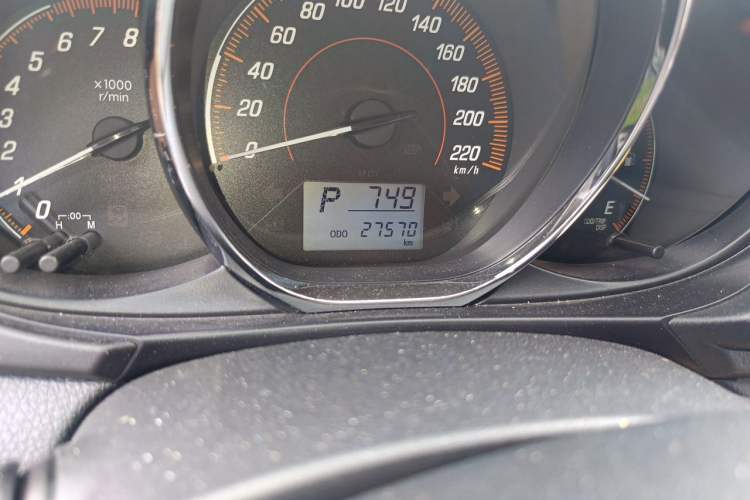 Used Toyota YARiS L Zhi Xuan 2020 1.5L CVT Leading Edition Odometer Close Up