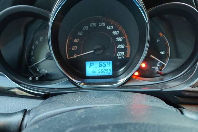 Used Toyota YARiS L Zhi Xuan 2020 X-Trail X 1.5L CVT Luxury Edition Odometer Close Up