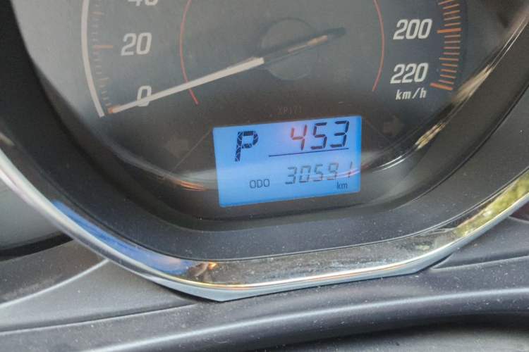 Used Toyota YARiS L Zhi Xuan 2020 X-Trail X 1.5L CVT Luxury Edition Odometer Close Up