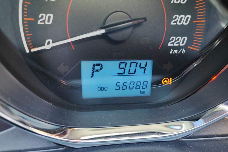 Used Toyota YARiS L Zhi Xuan 2020 X-Trail X 1.5L CVT Leading Edition Odometer Close Up