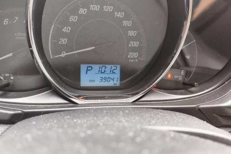 Used Toyota YARiS L Zhi Xuan 2020 1.5L CVT Leading Edition Odometer Close Up