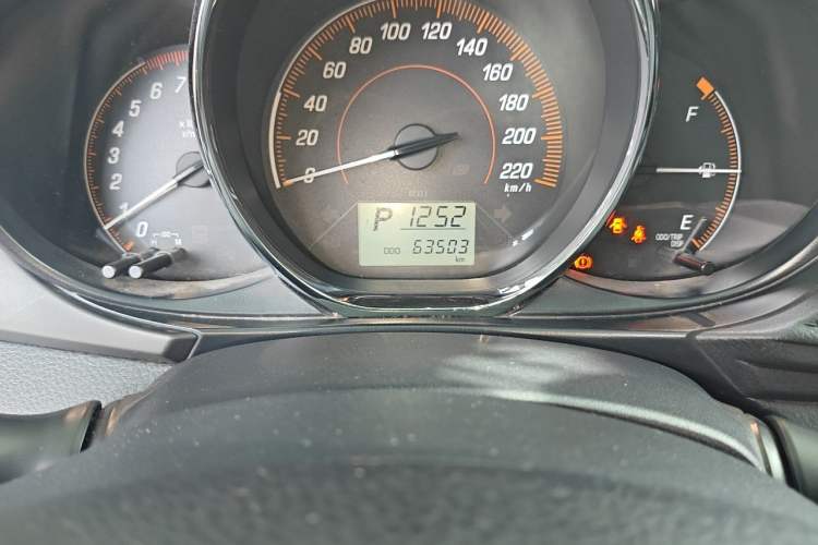 Used Toyota YARiS L Zhi Xuan 2020 1.5L CVT Leading Edition Odometer Close Up