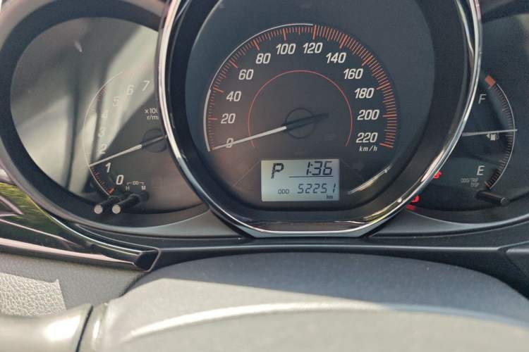 Used Toyota YARiS L Zhi Xuan 2020 1.5L CVT Luxury Edition Odometer Close Up