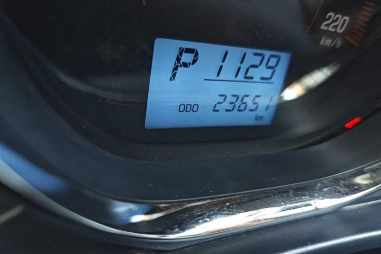 Used Toyota YARiS L Zhi Xuan 2020 1.5L CVT Luxury Edition Odometer Close Up