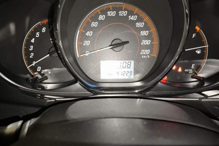 Used Toyota YARiS L Zhi Xuan 2020 1.5L CVT Leading Edition Odometer Close Up