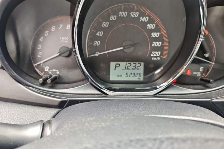 Used Toyota YARiS L Zhi Xuan 2020 1.5L CVT Leading Edition Odometer Close Up