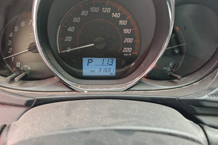 Used Toyota YARiS L Zhi Xuan 2020 1.5L CVT Leading Edition Odometer Close Up