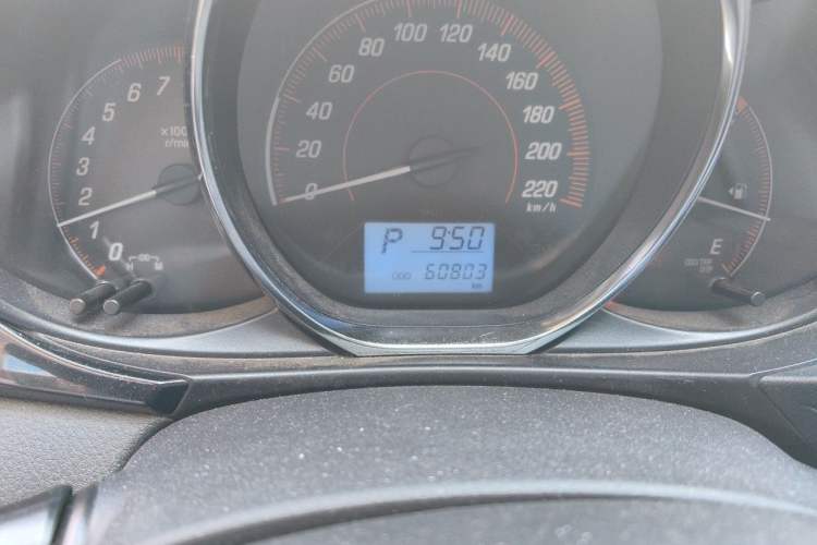 Used Toyota YARiS L Zhi Xuan 2020 X-Trail X 1.5L CVT Luxury Edition Odometer Close Up