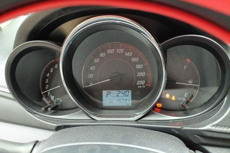 Used Toyota YARiS L Zhi Xuan 2020 X-Trail X 1.5L CVT Leading Edition Odometer Close Up