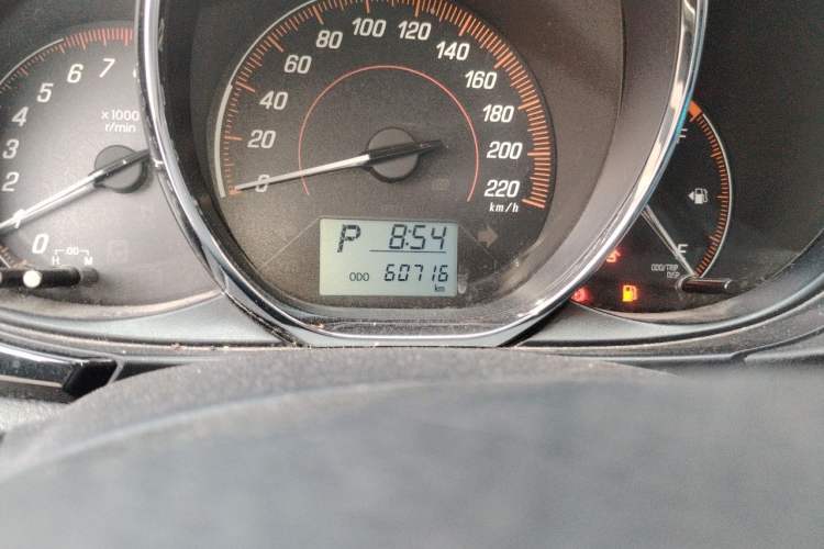 Used Toyota YARiS L Zhi Xuan 2020 X-Trail X 1.5L CVT Luxury Edition Odometer Close Up