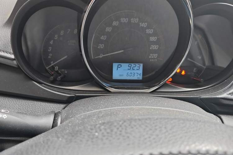 Used Toyota YARiS L Zhi Xuan 2020 1.5L CVT Leading Edition Odometer Close Up