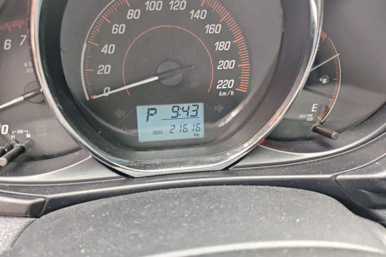 Used Toyota YARiS L Zhi Xuan 2020 1.5L CVT Leading Edition Odometer Close Up