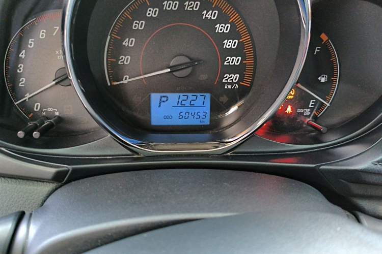 Used Toyota YARiS L Zhi Xuan 2020 1.5L CVT Leading Edition Odometer Close Up