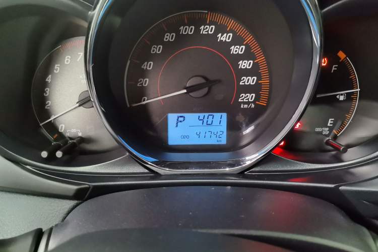 Used Toyota YARiS L Zhi Xuan 2020 1.5L CVT Leading Edition Odometer Close Up