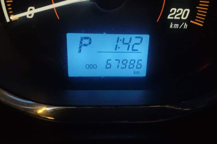 Used Toyota YARiS L Zhi Xuan 2020 X-Trail X 1.5L CVT Leading Edition Odometer Close Up