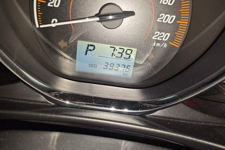 Used Toyota YARiS L Zhi Xuan 2020 1.5L CVT Leading Edition Odometer Close Up