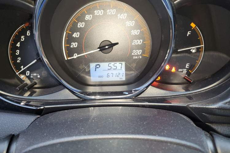 Used Toyota YARiS L Zhi Xuan 2020 X-Trail X 1.5L CVT Luxury Edition Odometer Close Up