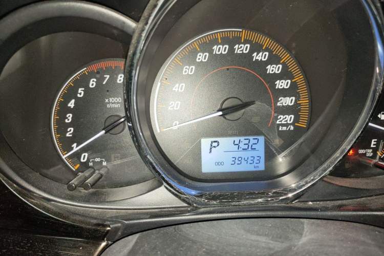 Used Toyota YARiS L Zhi Xuan 2020 X-Trail X 1.5L CVT Leading Edition Odometer Close Up