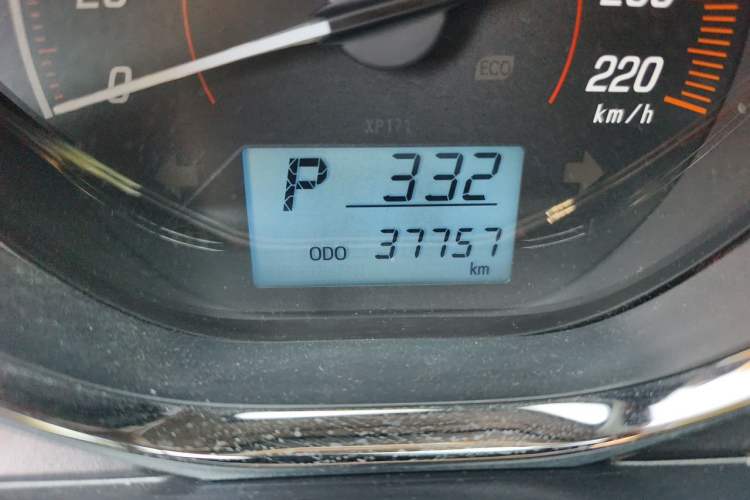 Used Toyota YARiS L Zhi Xuan 2020 X-Trail X 1.5L CVT Leading Edition Odometer Close Up