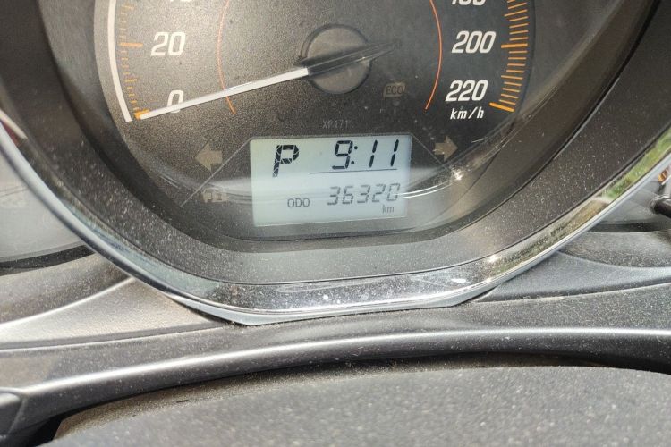 Used Toyota YARiS L Zhi Xuan 2020 1.5L CVT Leading Edition Odometer Close Up