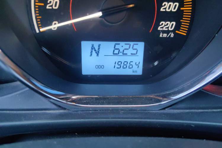 Used Toyota YARiS L Zhi Xuan 2020 X-Trail X 1.5L CVT Luxury Edition Odometer Close Up