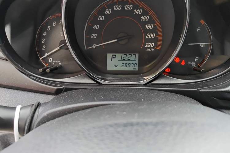 Used Toyota YARiS L Zhi Xuan 2020 X-Trail X 1.5L CVT Leading Edition Odometer Close Up