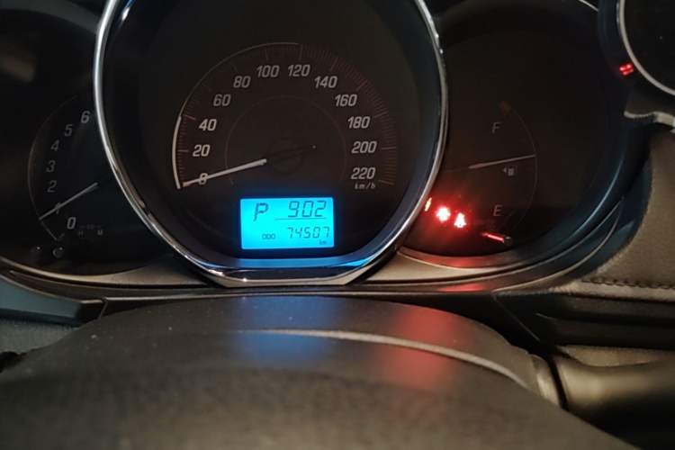 Used Toyota YARiS L Zhi Xuan 2020 1.5L CVT Leading Edition Odometer Close Up