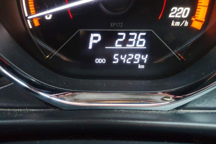 Used Toyota YARiS L Zhi Xuan 2020 X-Trail X 1.5L CVT Prestige Edition Odometer Close Up