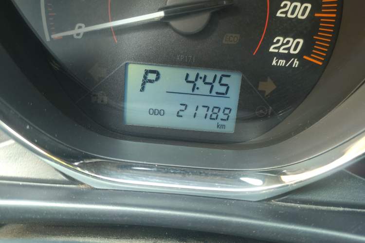 Used Toyota YARiS L Zhi Xuan 2020 1.5L CVT Leading Edition Odometer Close Up