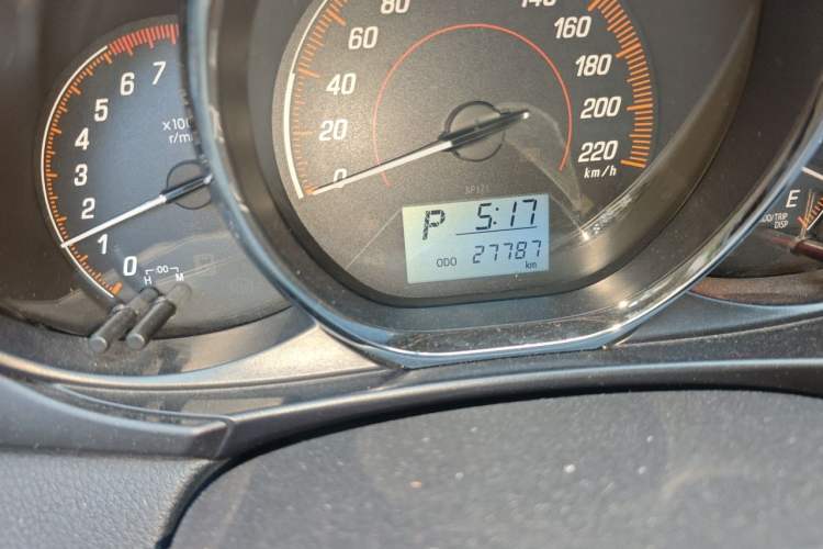 Used Toyota YARiS L Zhi Xuan 2020 X-Trail X 1.5L CVT Leading Edition Odometer Close Up