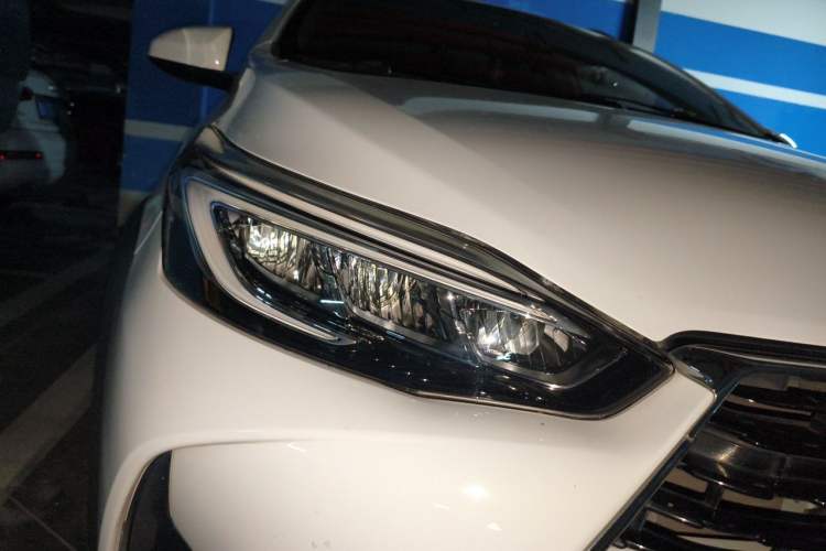Used Toyota YARiS L Zhi Xuan 2020 X-Trail X 1.5L CVT Luxury Edition Right Front Headlight