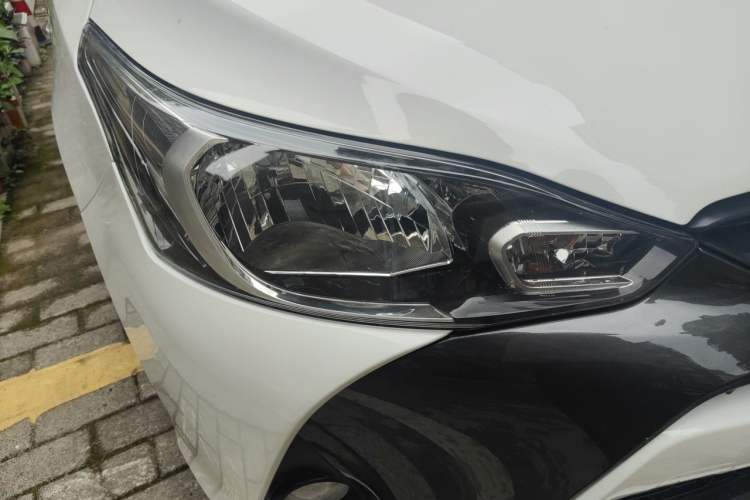 Used Toyota YARiS L Zhi Xuan 2020 1.5L CVT Leading Edition Right Front Headlight