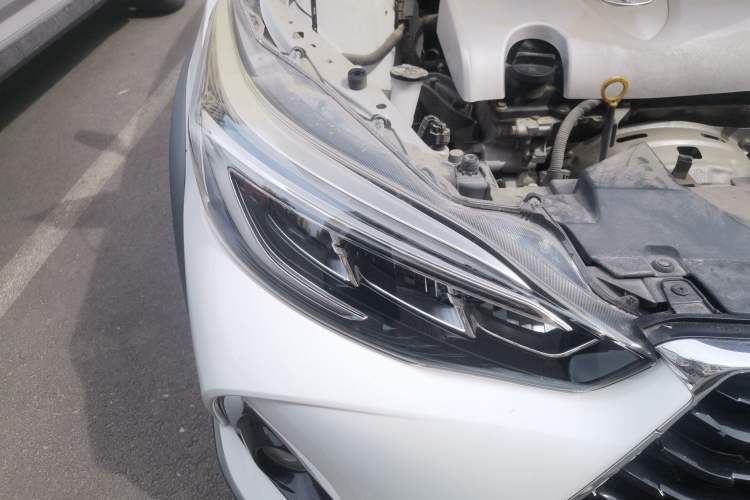 Used Toyota YARiS L Zhi Xuan 2020 X-Trail X 1.5L CVT Luxury Edition Right Front Headlight