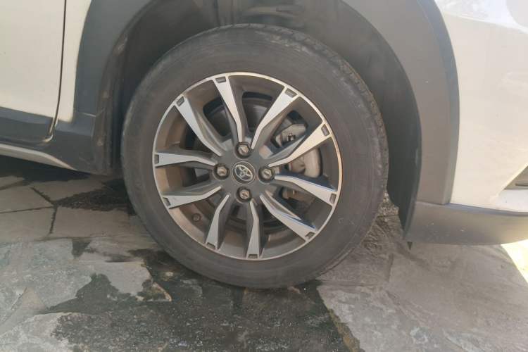 Used Toyota YARiS L Zhi Xuan 2020 X-Trail X 1.5L CVT Luxury Edition Right Front Wheel Hub