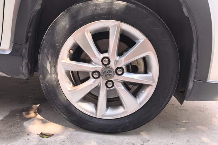 Used Toyota YARiS L Zhi Xuan 2020 X-Trail X 1.5L CVT Leading Edition Right Front Wheel Hub