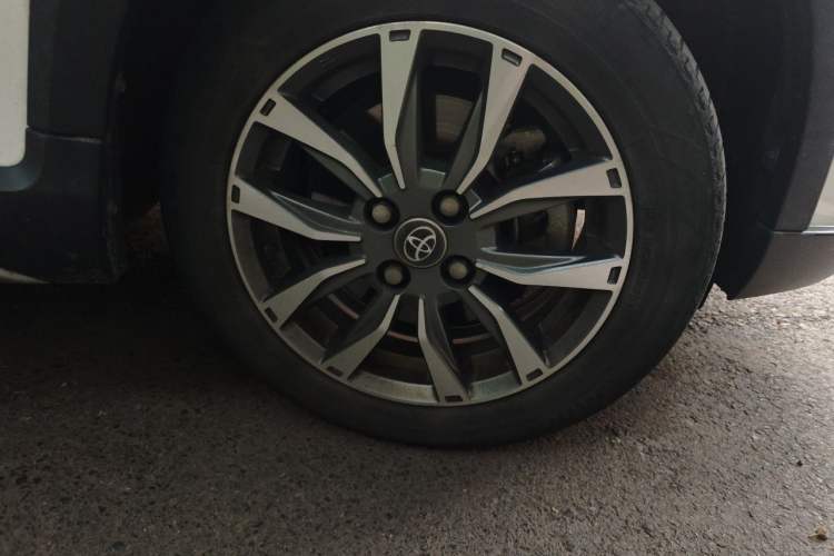 Used Toyota YARiS L Zhi Xuan 2020 X-Trail X 1.5L CVT Leading Edition Right Front Wheel Hub