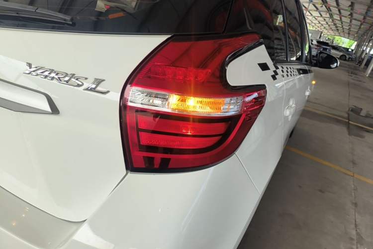 Used Toyota YARiS L Zhi Xuan 2020 1.5L CVT Leading Edition Right Rear Taillight