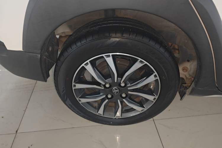 Used Toyota YARiS L Zhi Xuan 2020 X-Trail X 1.5L CVT Luxury Edition Right Rear Wheel Hub