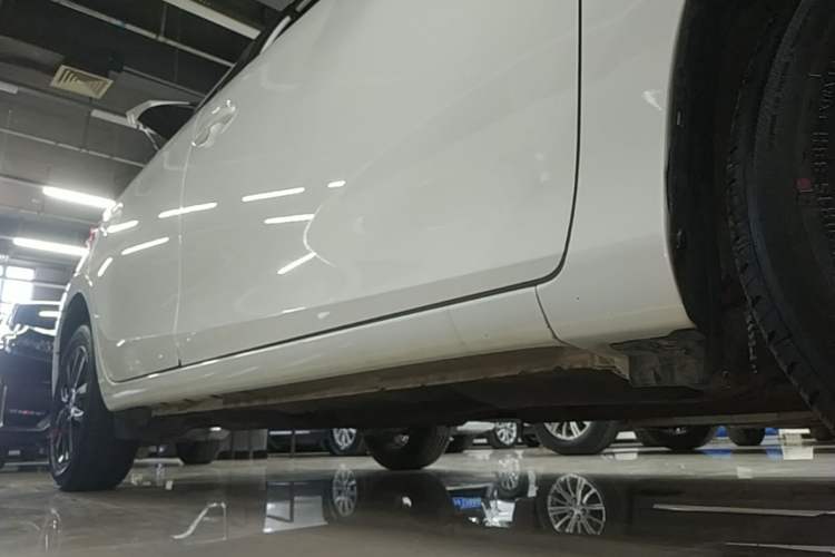 Used Toyota YARiS L Zhi Xuan 2020 1.5L CVT Leading Edition Right Side Sill