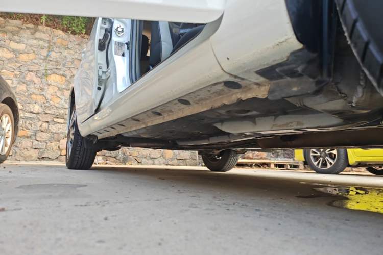 Used Toyota YARiS L Zhi Xuan 2020 1.5L CVT Leading Edition Right Side Sill