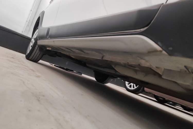 Used Toyota YARiS L Zhi Xuan 2020 X-Trail X 1.5L CVT Leading Edition Right Side Sill